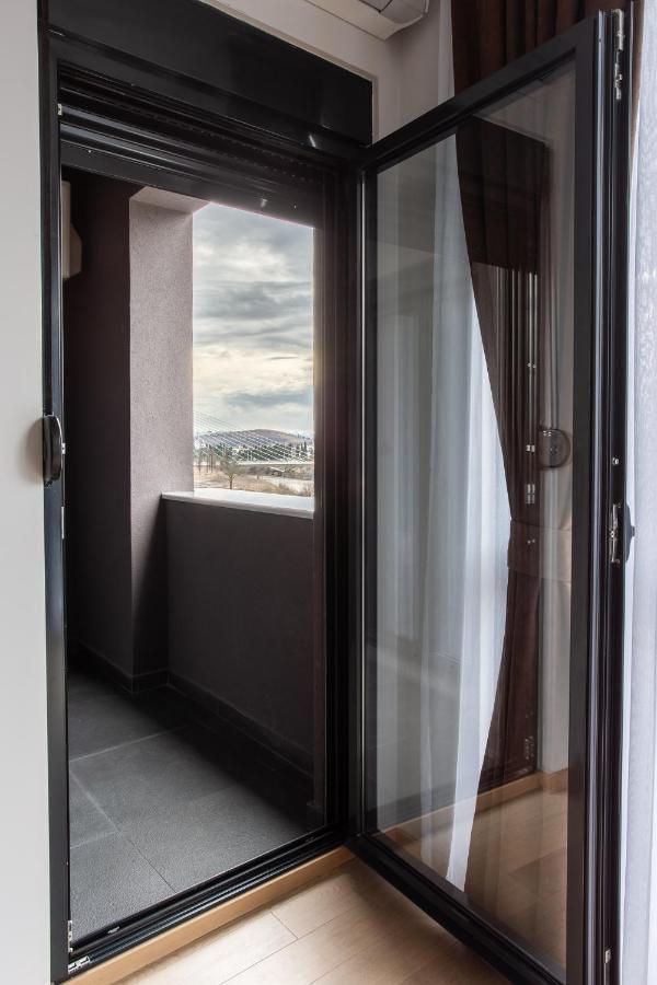 Lina - Pg, Moraca River Apartment Podgorica Zewnętrze zdjęcie
